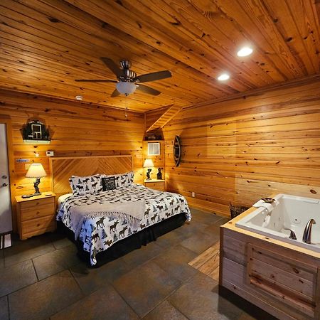 5 Min To Beaver Lake-King Bed-Fire Pit-Jetted Tub #1 Eureka Springs Exterior photo