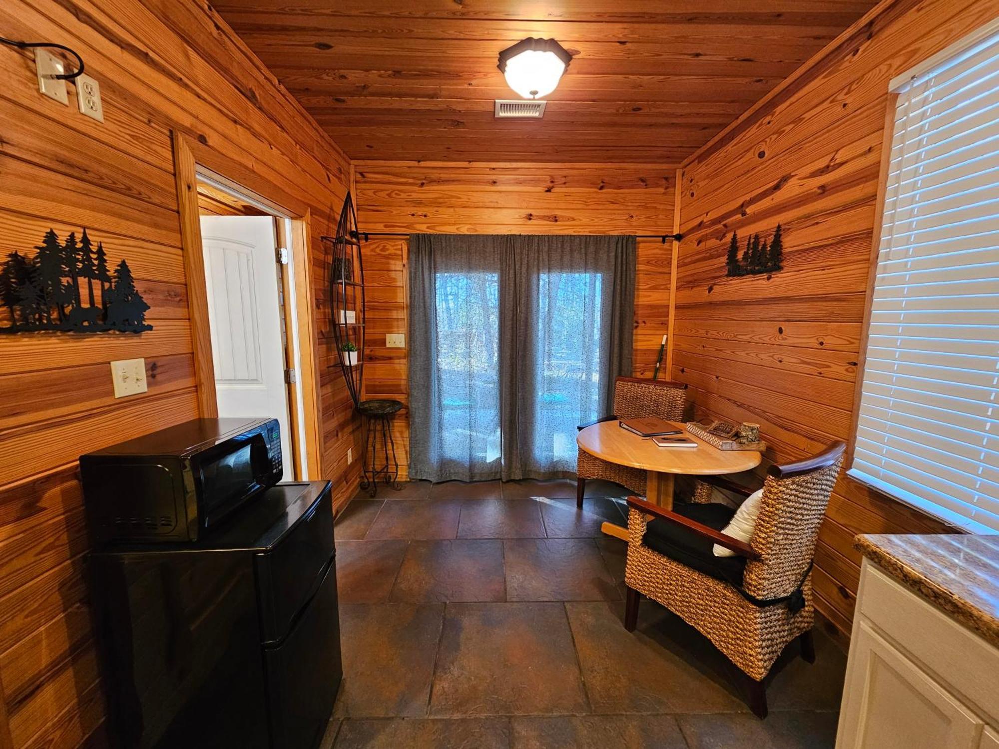 5 Min To Beaver Lake-King Bed-Fire Pit-Jetted Tub #1 Eureka Springs Exterior photo
