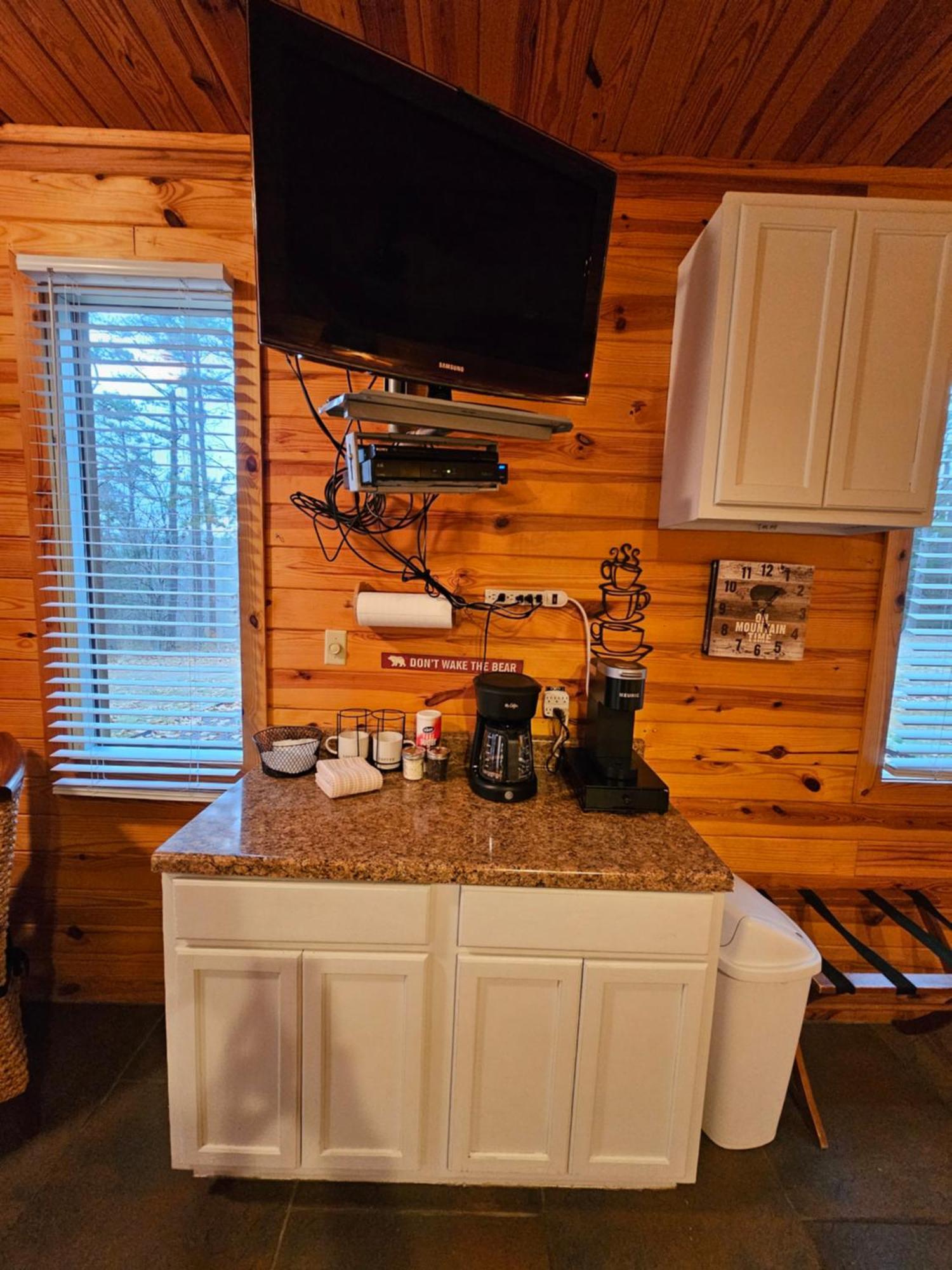 5 Min To Beaver Lake-King Bed-Fire Pit-Jetted Tub #1 Eureka Springs Exterior photo